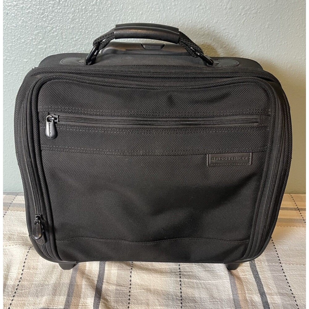 Briggs & Riley Travelware Rolling Wheeled Briefcase Carry On Bag Black